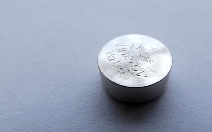 Kis méret, hosszú távú, megbízható teljesítmény – a gombelemek világa