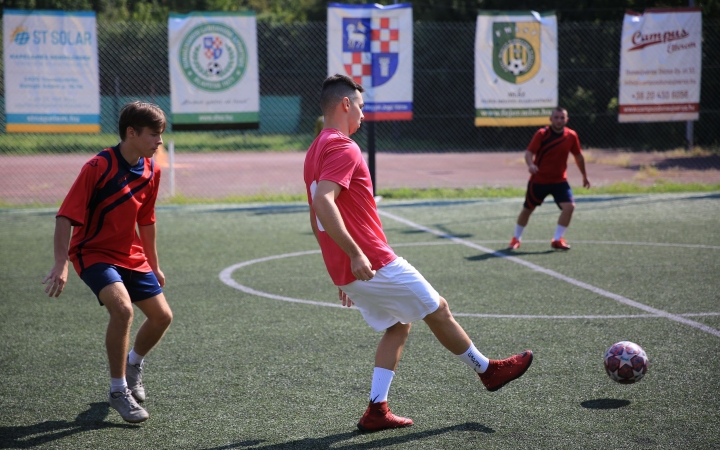 Már az elődöntőért küzdenek