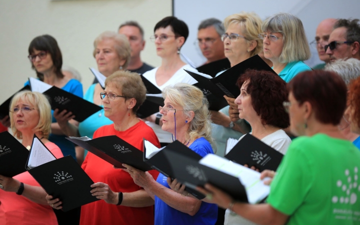 Szép évadzáró a Dunaújvárosi Vegyeskarral (galériával)