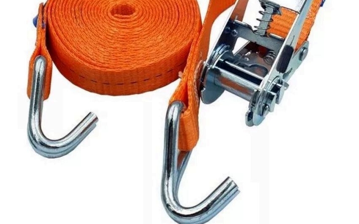 A rakomány rögzítése a biztonság egyik alappillére