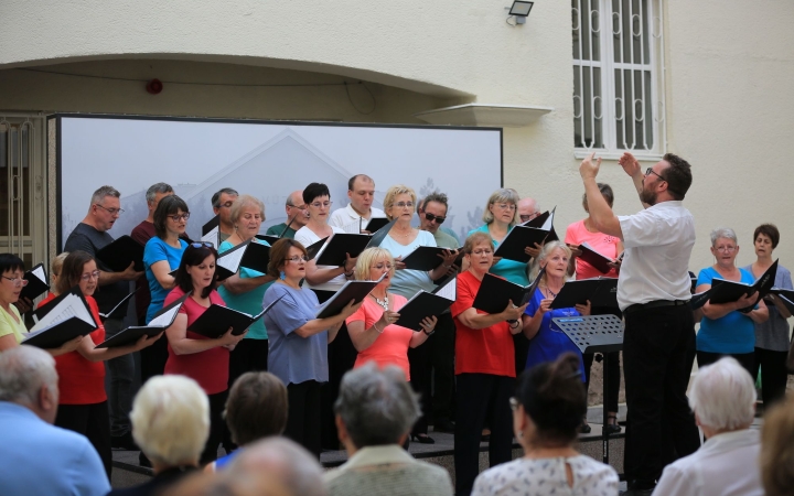 DSTV: koncert a múzeumkertben