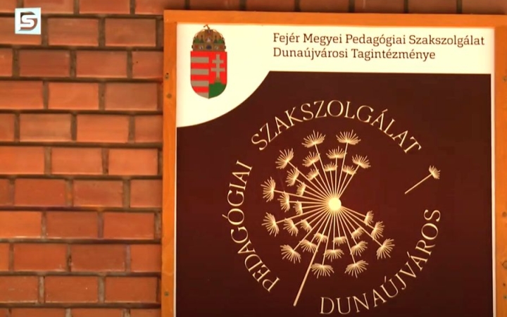 DSTV: ringatóval csalogattak