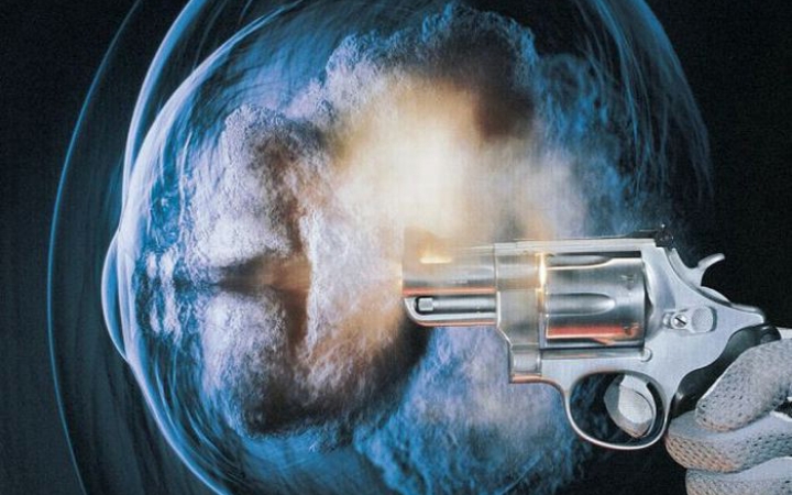 Hangoskodó gyerekekre "lőtt" gázpisztolyával egy férfi