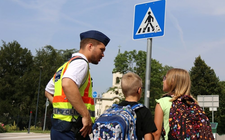 Hétfőn becsengetnek, sokkal nagyobb forgalom várható az iskolák körül