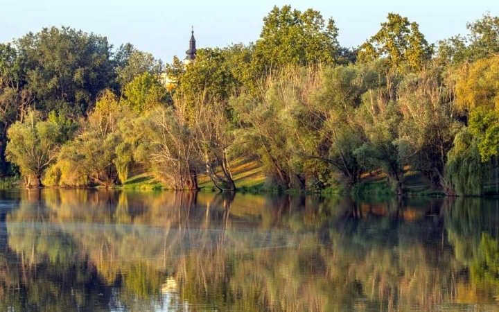 Tikkasztó nyári idővel kezdődik az ősz