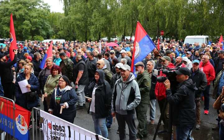 A helyzet legalább olyan rossz, mint amilyennek látszik: áll a gyár! Hogyan tovább?