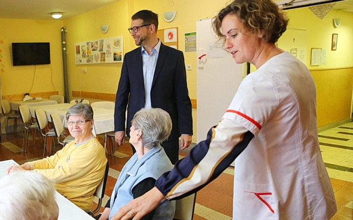 Tükörképünk, ahogy az időseinkkel bánunk