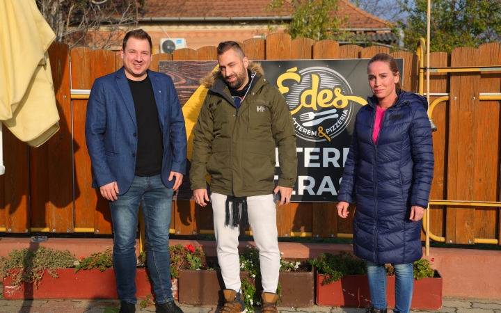 Tegyünk jót, együnk pizzát!