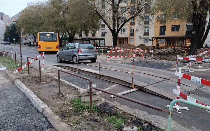 Folyamatosan cserélik az elöregedett távhővezetékeket a város közterületein