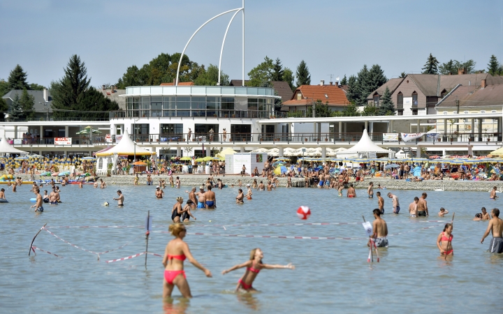 Nem az összes szabadstrandot zárták be a Velencei-tónál