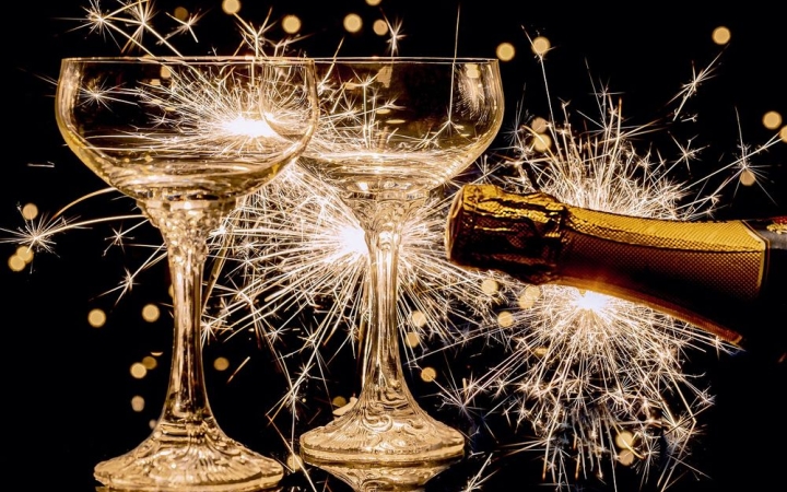 Boldog, élményekkel teli új évet kívánunk!