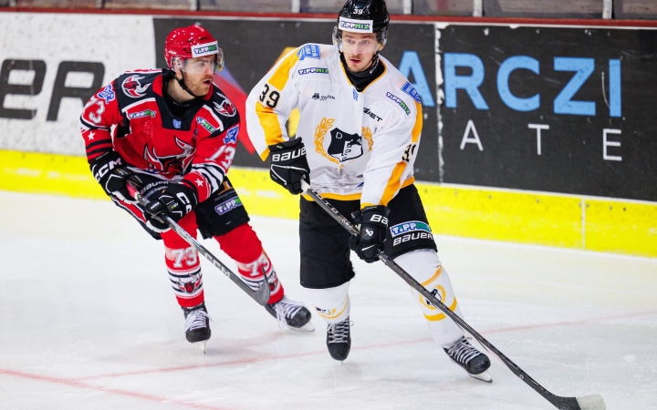 Lépésről lépésre haladnának