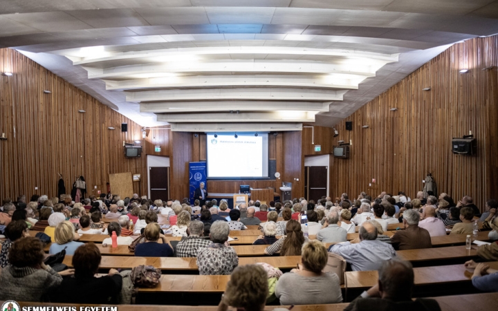 A csontritkulásról és a reumáról is szó lesz a szeniorakadémia tavaszi előadásain