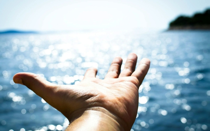 "... elhagyni a csónakot a tengerért..."