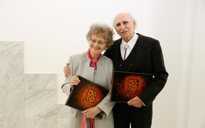 Nyugodjon békében, mesternő!