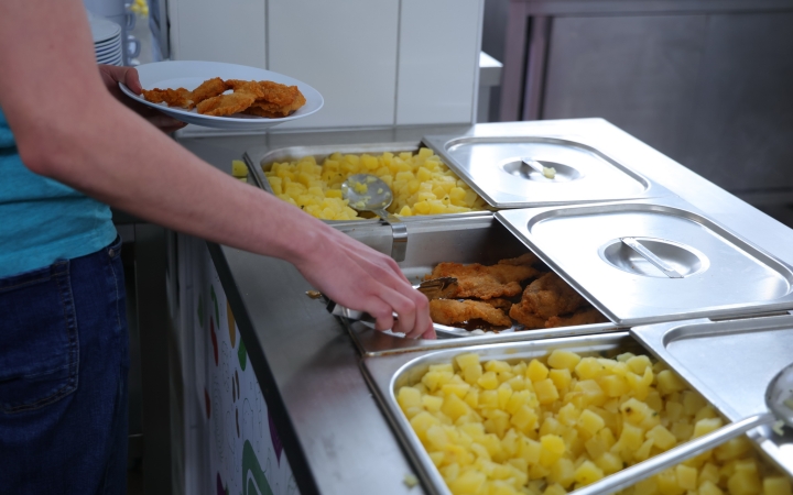 Svédasztalos lett a gimnázium menzája is