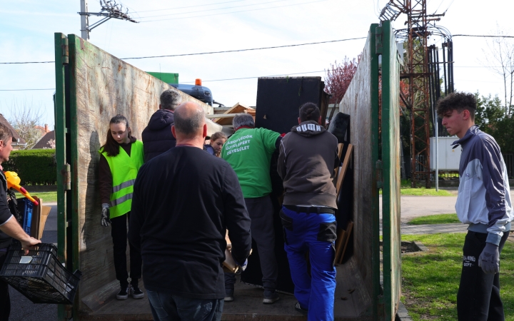 Lomtalanítás és ÖKO-nap Újtelepen (galériával)