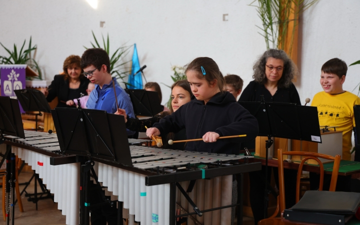 Kék szívvel az ünnep alkalmából – két programmal is (galériával)