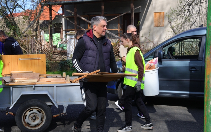 Itt a tavasz, elkezdődött a lomtalanítás! 