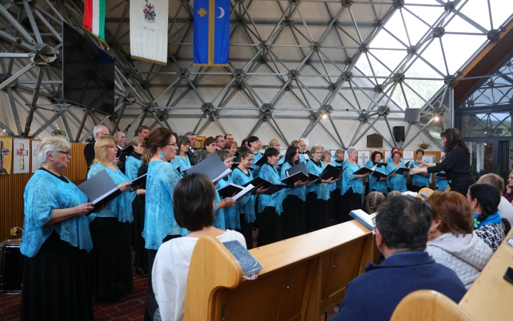 A virágvasárnap varázsa a vegyeskarral (galériával)