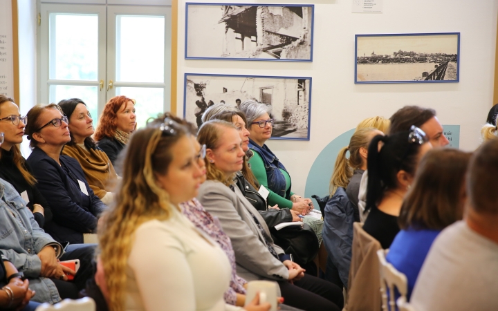 Szakmai napot szervezett az Útkeresés Segítő Szolgálat a Mondbach-kúriában 