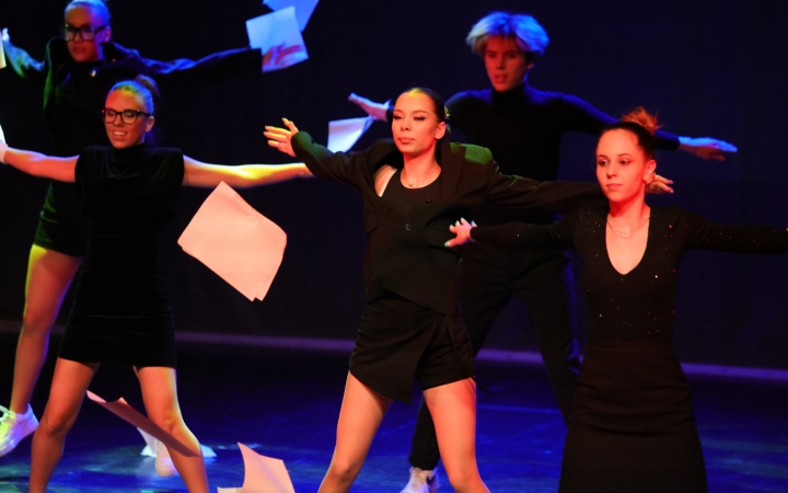 Színes és változatos gálával jubilált a Rudas középiskola (galériával)