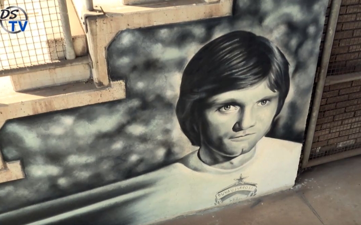 DSTV: tisztelgő falfestés