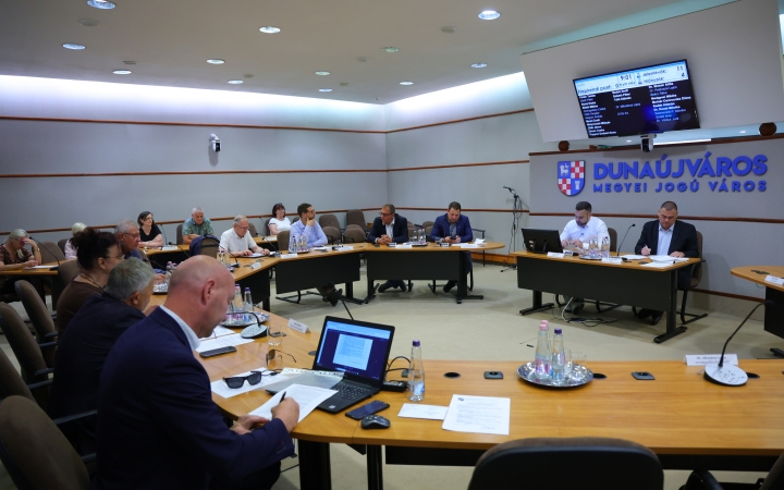 Három tétel volt a rendkívüli közgyűlésen