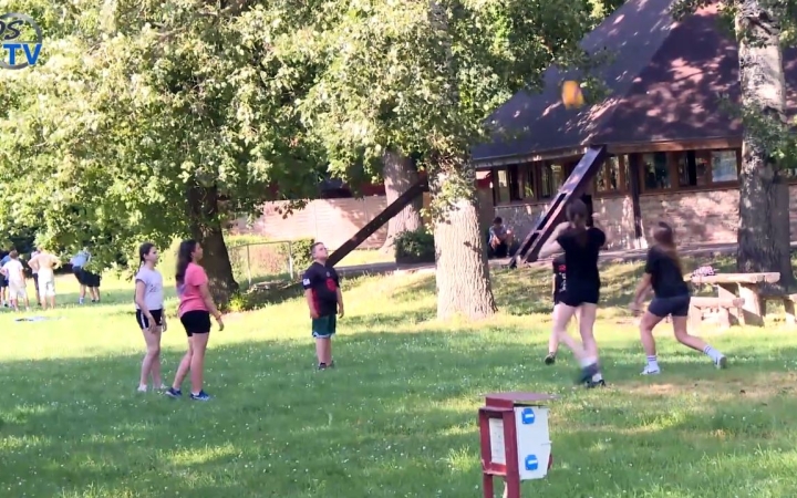 DSTV: szezonzáró a kempingben