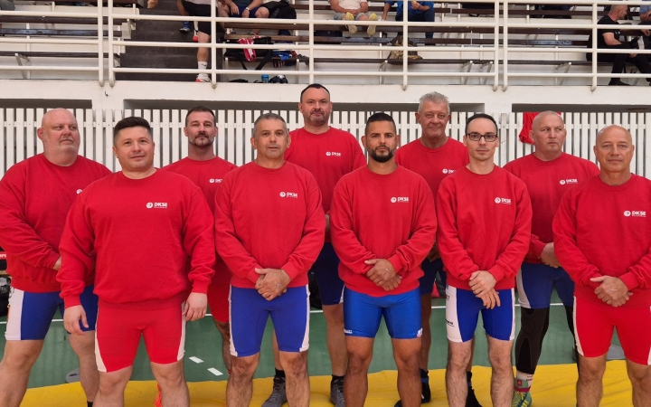 Taroltak a veterán birkózók a bajnokságon