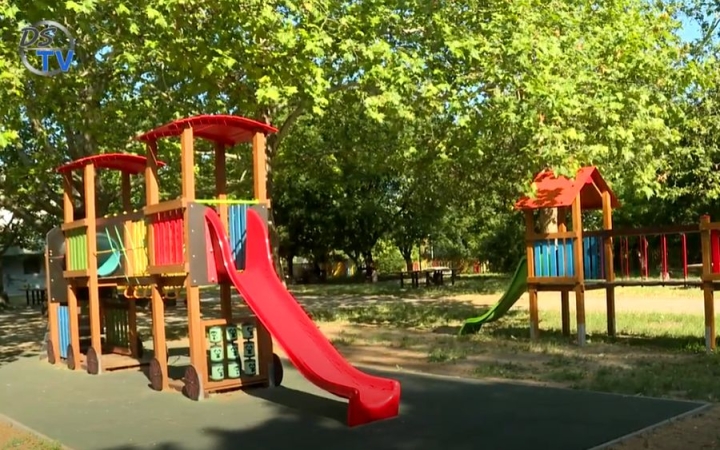 DSTV: birtokba vették a játszóteret