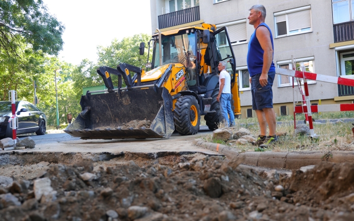 Három feladat egycsapásra: javítás, takarítás, festés