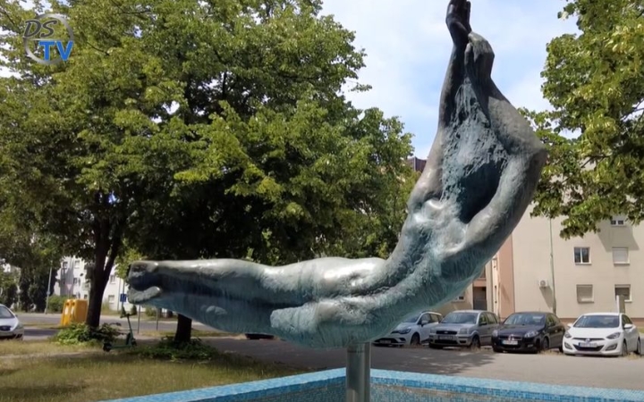 DSTV: az Építők útja szobrai