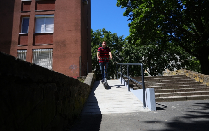 Megújult a lépcső a védőnői tanácsadónál