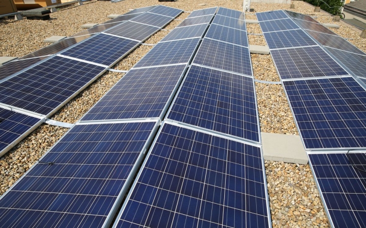 Kilencszázharminc panel - Napelemek a főiskolán