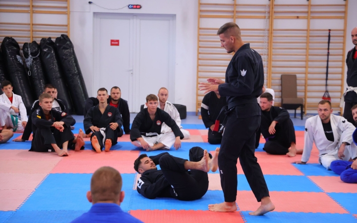 Önzetlen segítség a szőnyegen