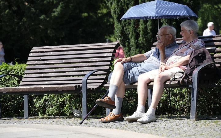 "Hagyd otthon az unokád!" – nyugdíjas találkozó csalogat