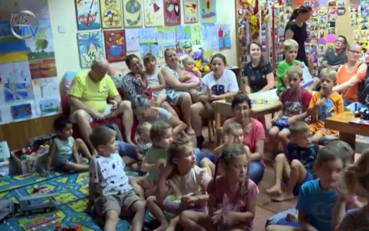 DSTV: papírszínház a gyerekkönyvtárban