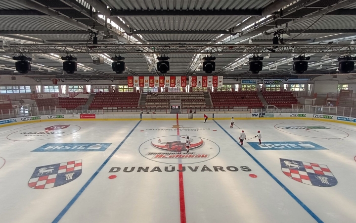 Megújul a Dunaújvárosi Jégcsarnok