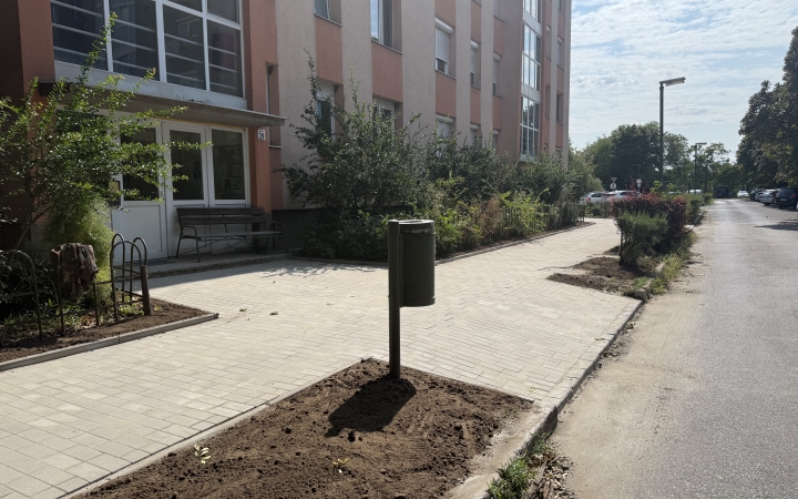 Elkészültek a munkával, megújult a járda is