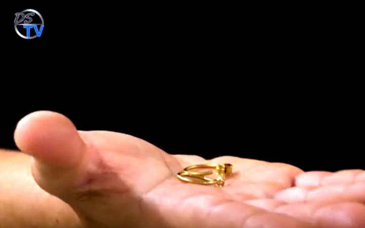 DSTV: hajkarika a hónap műtárgya