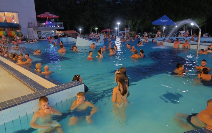 Holdfényfürdő után Csillaglest szerveznek