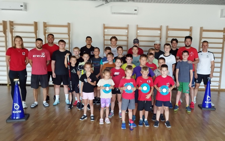 DSTV: ismert szakemberrel dolgoznak