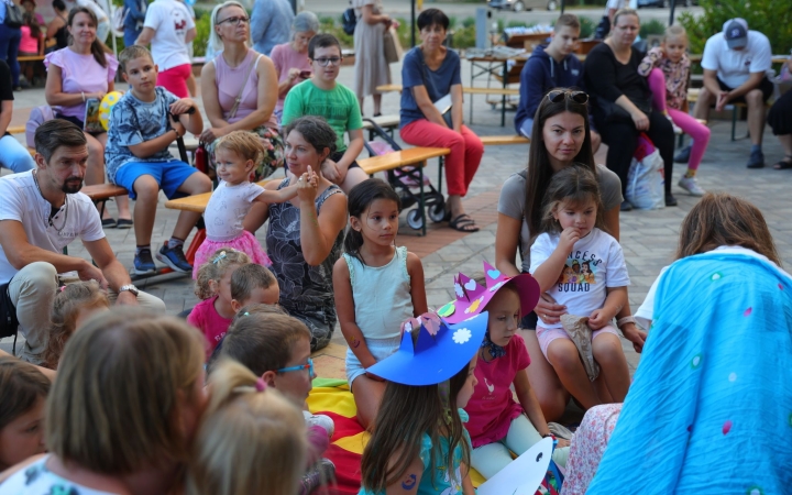 Mozgalmas térfoglalás a kultúra barátainak (galéria)