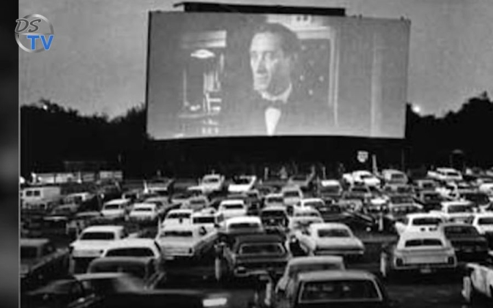 DSTV: kvízek és kertmozi a ligetben