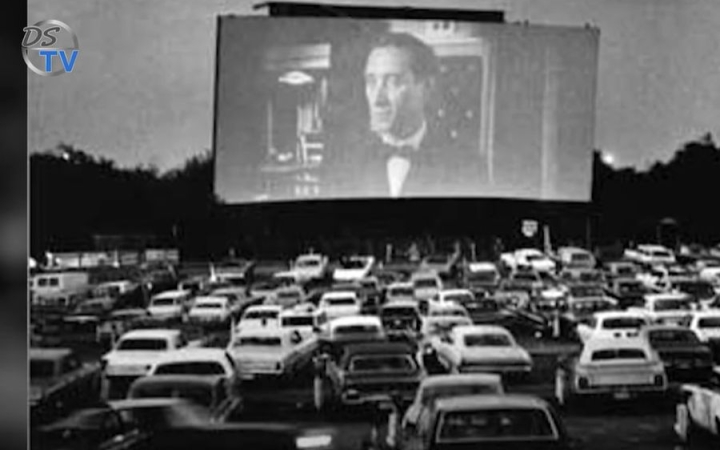 DSTV: kvízek és kertmozi a ligetben