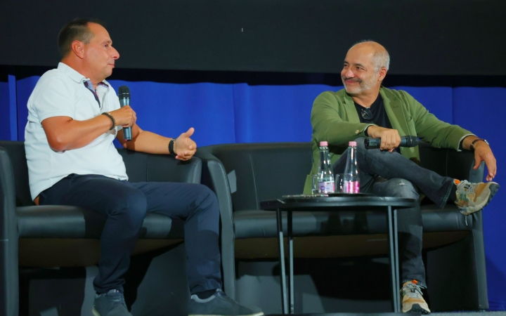 Filmvetítéssel és találkozóval startolt a Richter Egészségváros helyi programja