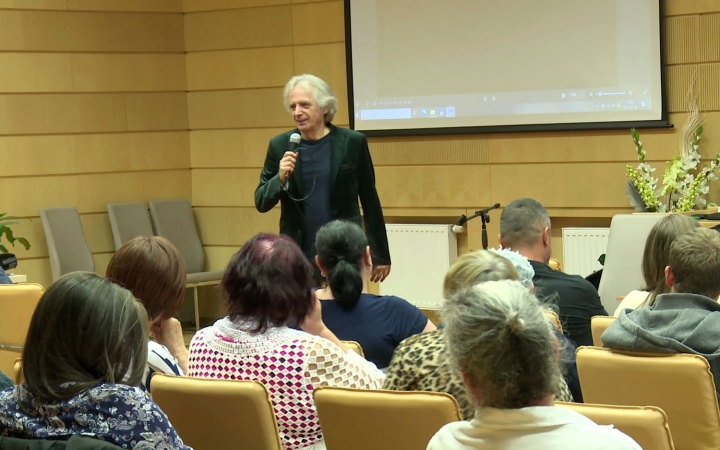 Dolák-Saly Róbert vendégeskedett a városban – a humorban tényleg nem ismer tréfát