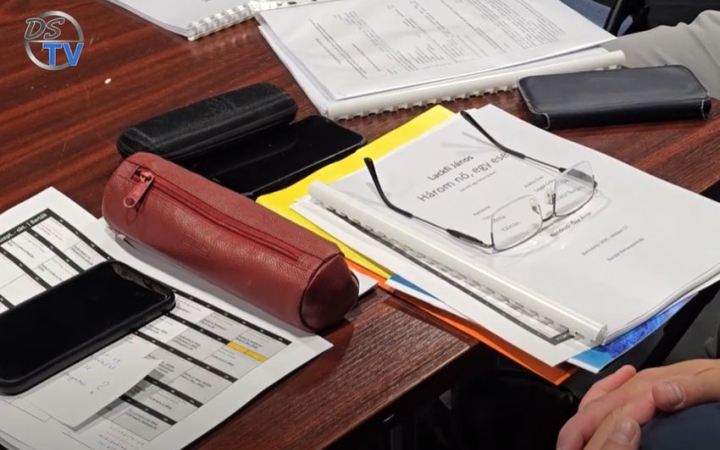 DSTV: "Három nő, egy eset" a Bartók színpadán