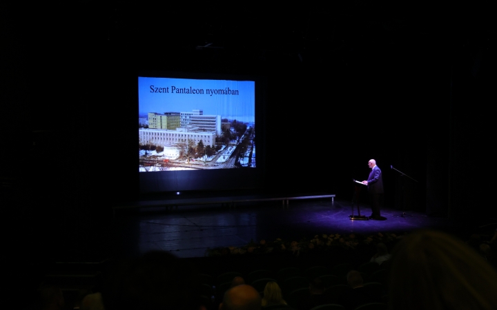 60 éve adták át a kórház „sárga” főépületét 